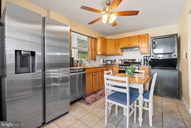 1915 EASTMAN AVE, Bethlehem, PA 18018