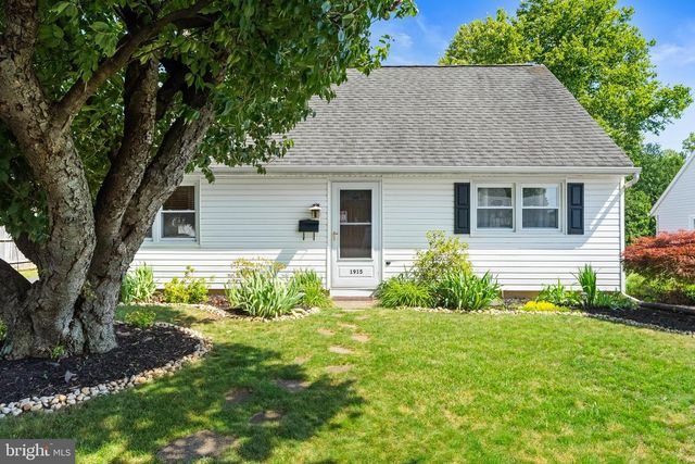 1915 EASTMAN AVE, Bethlehem, PA 18018
