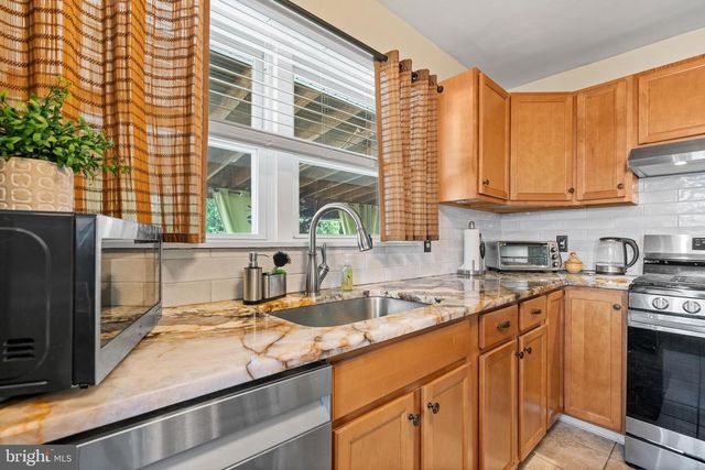 1915 EASTMAN AVE, Bethlehem, PA 18018