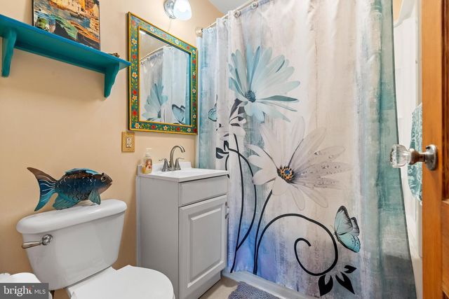 1915 EASTMAN AVE, Bethlehem, PA 18018