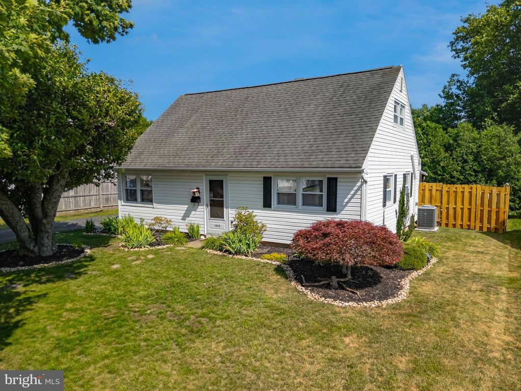 1915 EASTMAN AVE, Bethlehem, PA 18018
