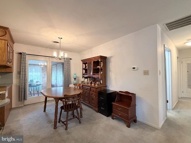 2714 FILLMORE DR, Chambersburg, PA 17201