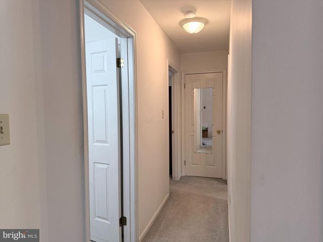 2714 FILLMORE DR, Chambersburg, PA 17201