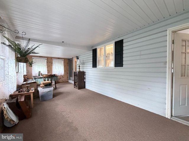 2714 FILLMORE DR, Chambersburg, PA 17201