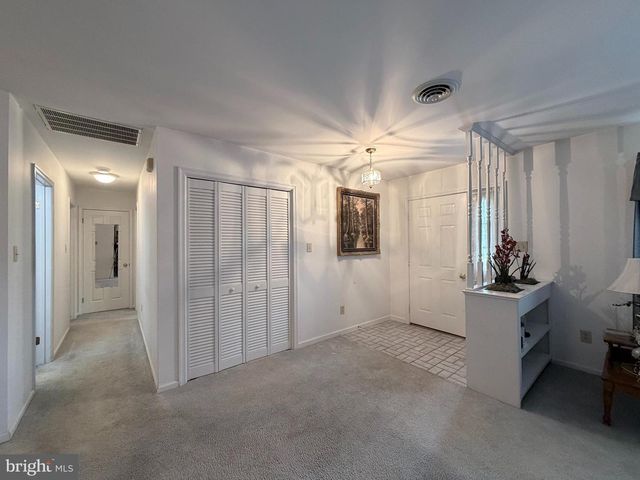 2714 FILLMORE DR, Chambersburg, PA 17201