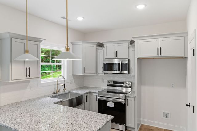 293 Spring St, La Vergne, TN 37086