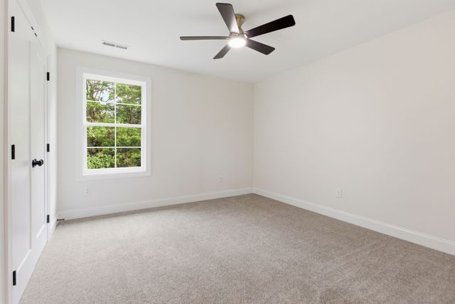 293 Spring St, La Vergne, TN 37086