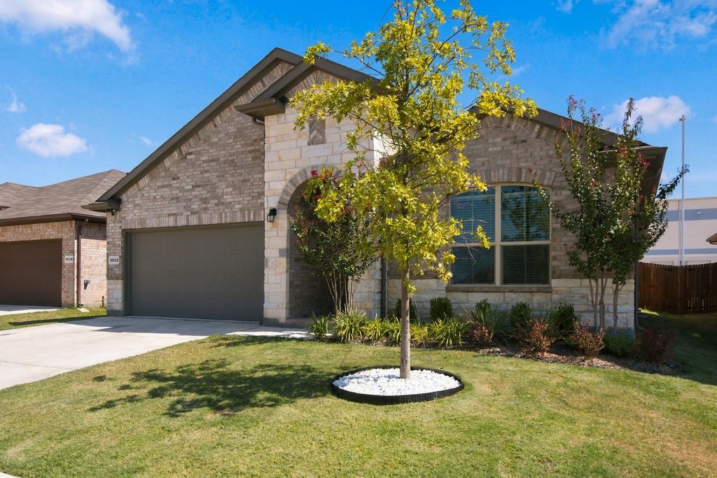 15532 Halstead Lane, Fort Worth, TX 76247 — photo 3