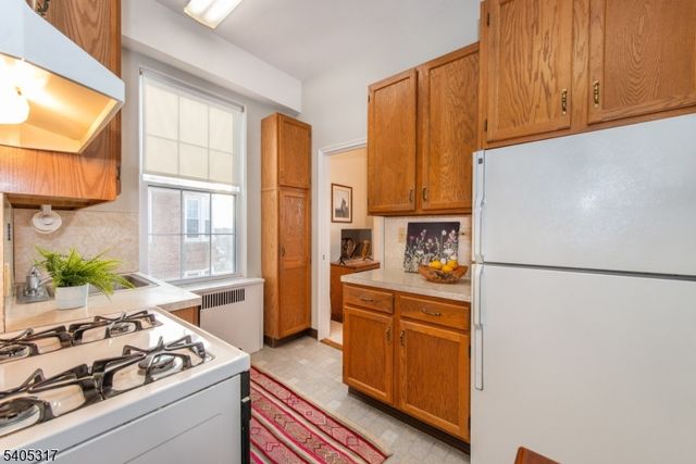 10 Crestmont Rd 6C, Montclair Twp., NJ 07042