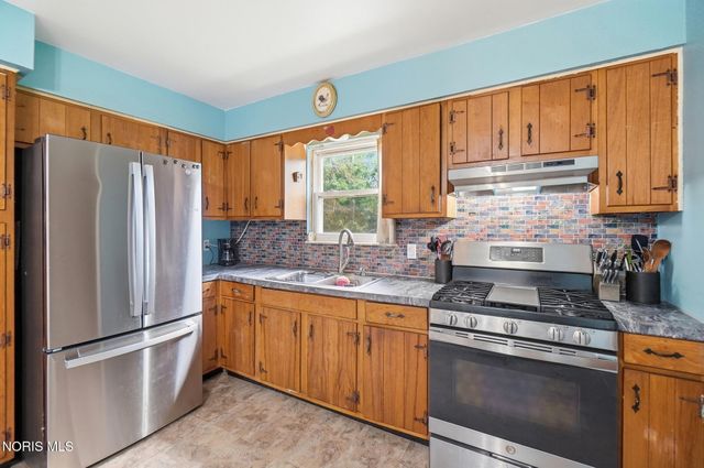 6150 Meadowvale Drive, Toledo, OH 43613