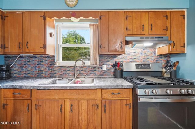 6150 Meadowvale Drive, Toledo, OH 43613