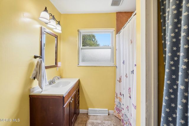 6150 Meadowvale Drive, Toledo, OH 43613