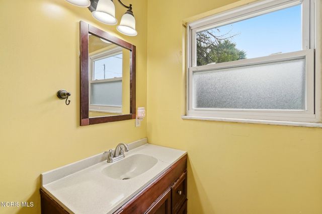 6150 Meadowvale Drive, Toledo, OH 43613