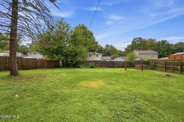 6150 Meadowvale Drive, Toledo, OH 43613