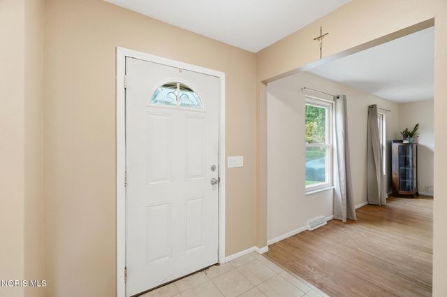 6150 Meadowvale Drive, Toledo, OH 43613