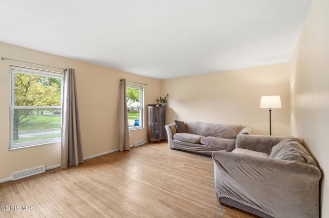 6150 Meadowvale Drive, Toledo, OH 43613