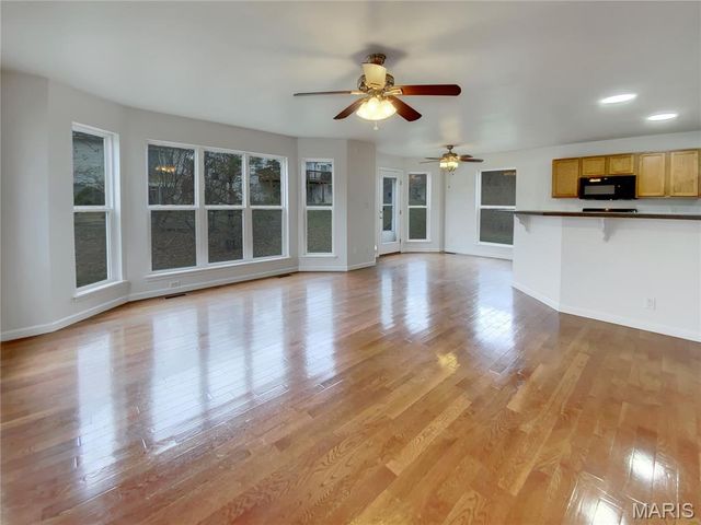 1605 Hurstborough Manor Drive, Hazelwood, MO 63042