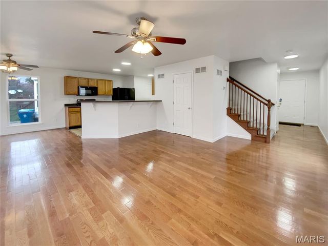 1605 Hurstborough Manor Drive, Hazelwood, MO 63042