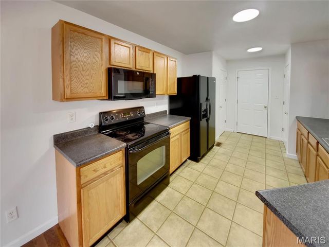 1605 Hurstborough Manor Drive, Hazelwood, MO 63042