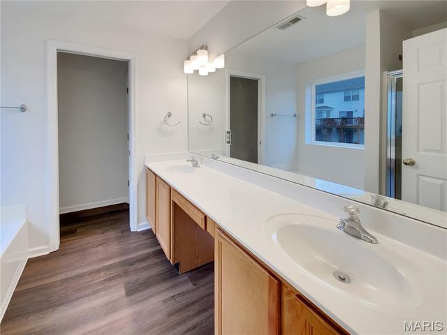 1605 Hurstborough Manor Drive, Hazelwood, MO 63042