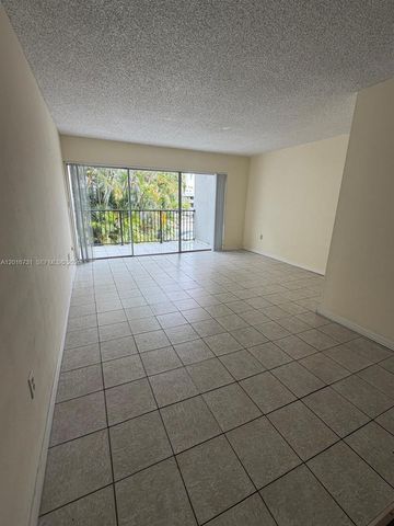 30 NW 87th Ave C225, Miami, FL 33172