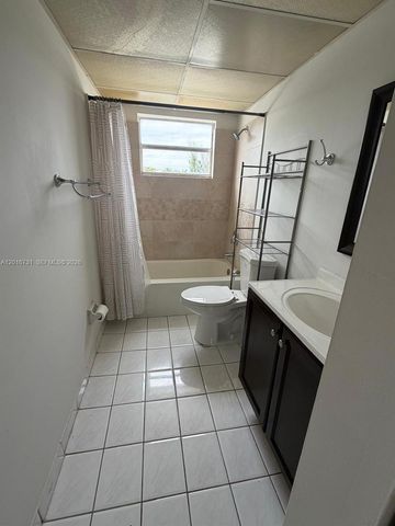 30 NW 87th Ave C225, Miami, FL 33172