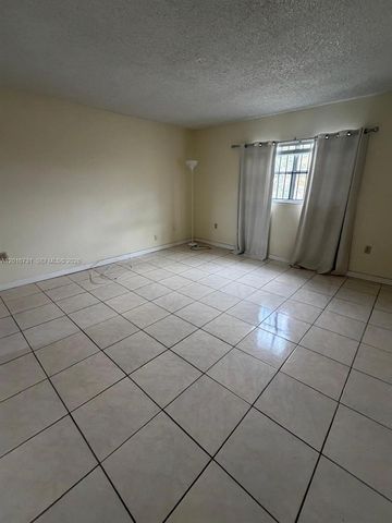 30 NW 87th Ave C225, Miami, FL 33172