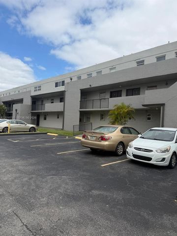 30 NW 87th Ave C225, Miami, FL 33172
