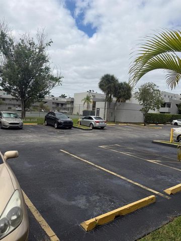 30 NW 87th Ave C225, Miami, FL 33172
