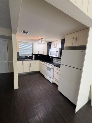 30 NW 87th Ave C225, Miami, FL 33172