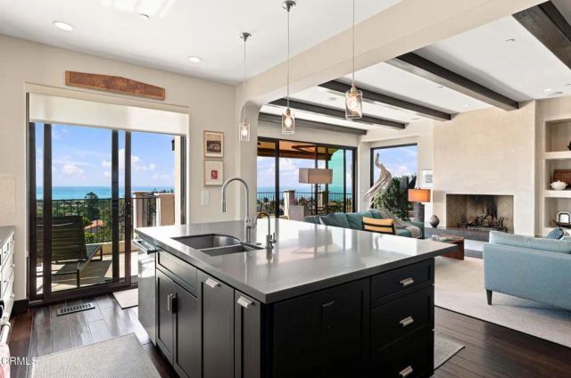 1583 Church Street, Ventura, CA 93001