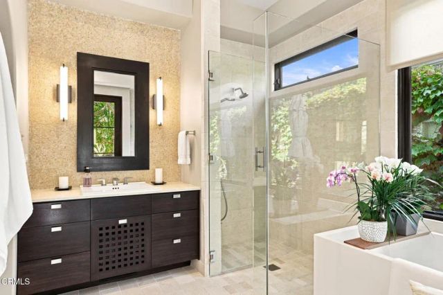 1583 Church Street, Ventura, CA 93001