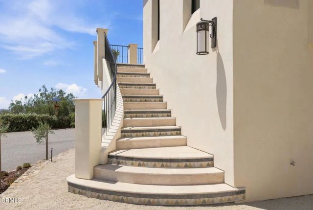 1583 Church Street, Ventura, CA 93001