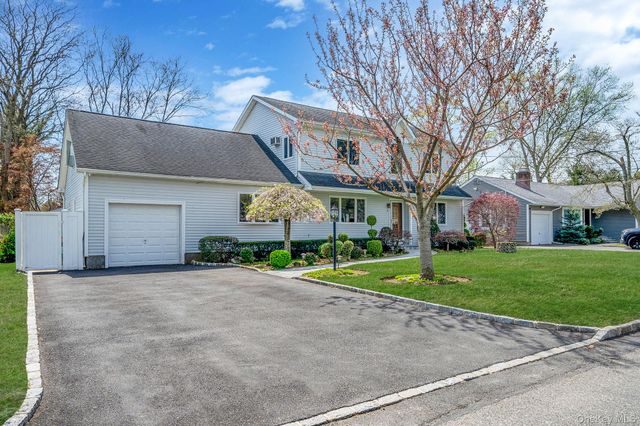 14 Chichester Road, Huntington Station, NY 11746