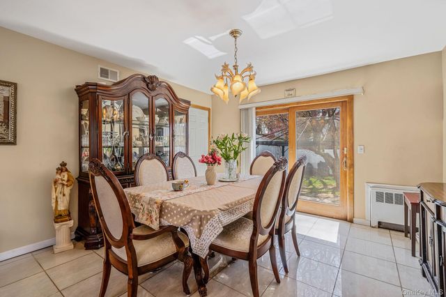 14 Chichester Road, Huntington Station, NY 11746