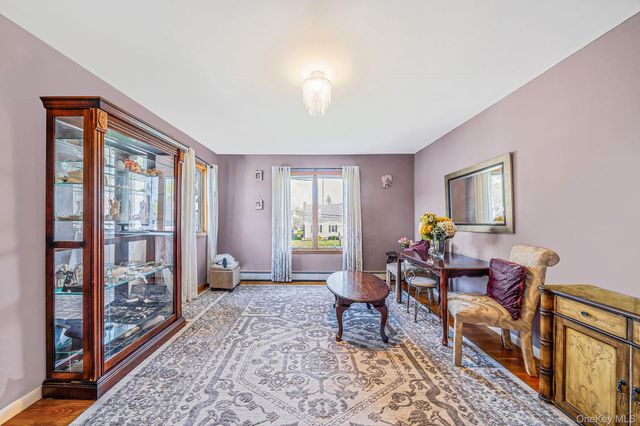 14 Chichester Road, Huntington Station, NY 11746