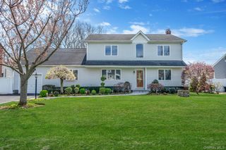 14 Chichester Road, Huntington Station, NY 11746