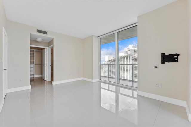 1900 N Bayshore Drive 3702, Miami, FL 33132