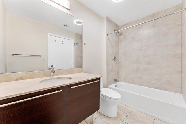 1900 N Bayshore Drive 3702, Miami, FL 33132