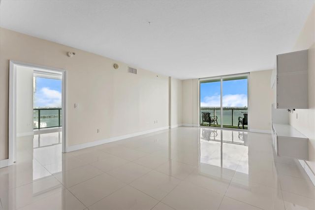 1900 N Bayshore Drive 3702, Miami, FL 33132