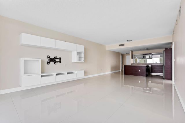 1900 N Bayshore Drive 3702, Miami, FL 33132