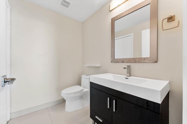 1900 N Bayshore Drive 3702, Miami, FL 33132