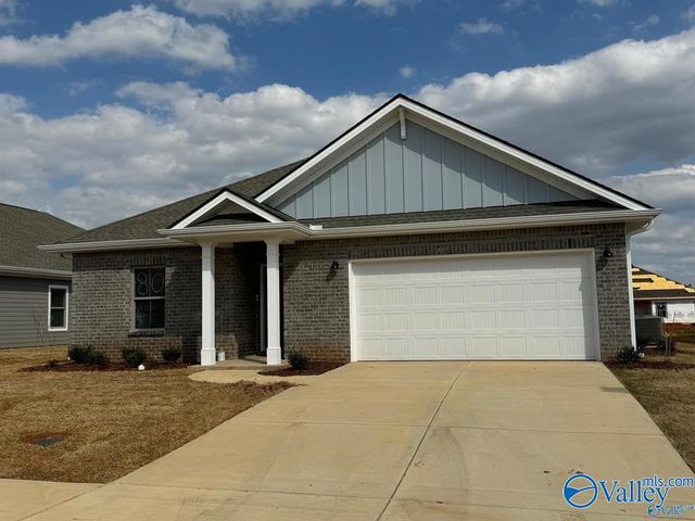 12660 Whitcomb Circle, Athens, AL 35613