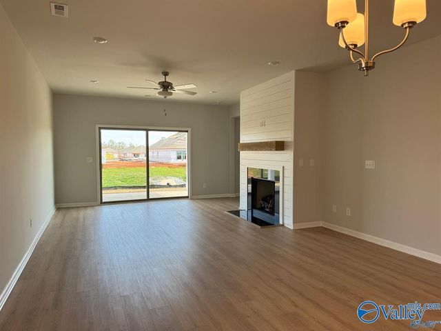 12660 Whitcomb Circle, Athens, AL 35613