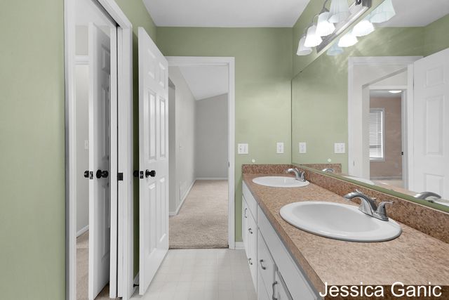 553 Sunmeadow Drive Se, Gaines Twp, MI 49508