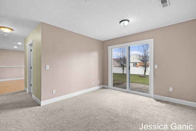 553 Sunmeadow Drive Se, Gaines Twp, MI 49508