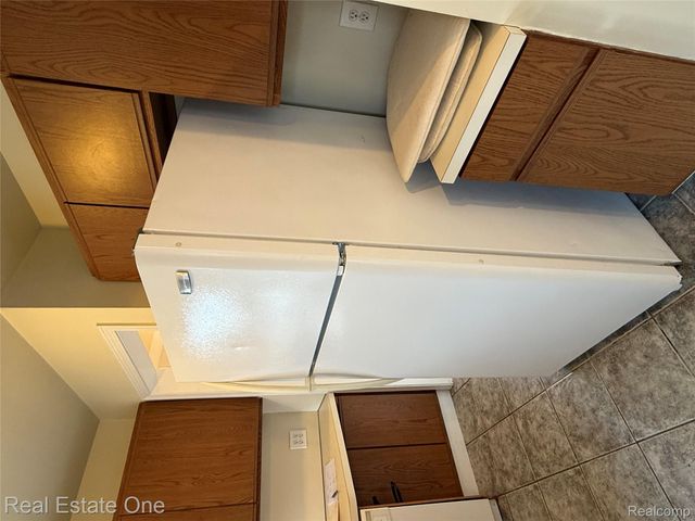 879 Highland Avenue, Lincoln Park, MI 48146