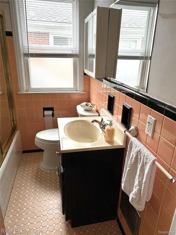 879 Highland Avenue, Lincoln Park, MI 48146