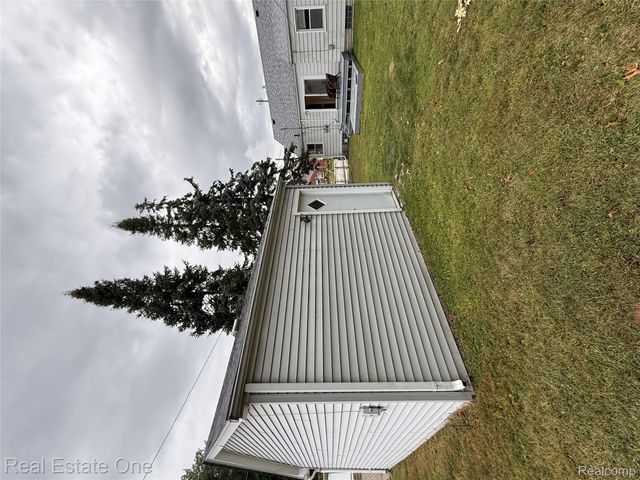 879 Highland Avenue, Lincoln Park, MI 48146