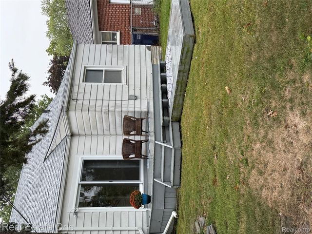 879 Highland Avenue, Lincoln Park, MI 48146